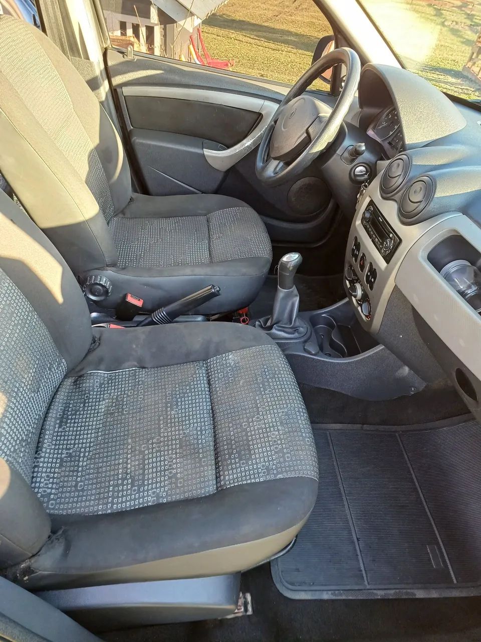 Renault Sandero Expression Hi-flex 1.0 16V 5P 2010 - Foto 3
