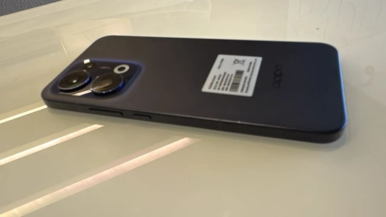 Celular opo   Reno13 24 GB  - Foto 2