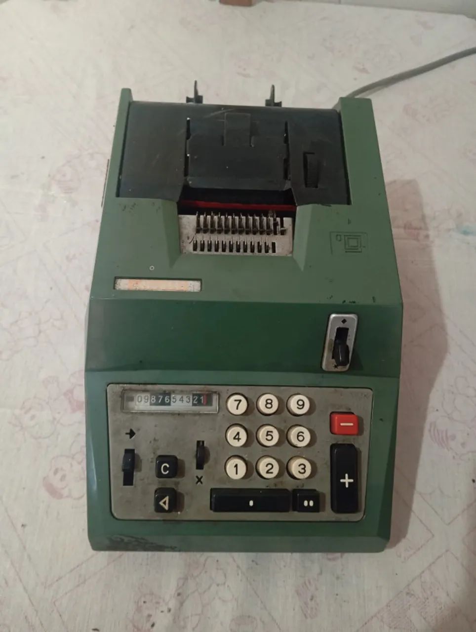 Antiga Calculadora Olivetti Summa Quanta 20 E - Década 60/70 (No Estado)