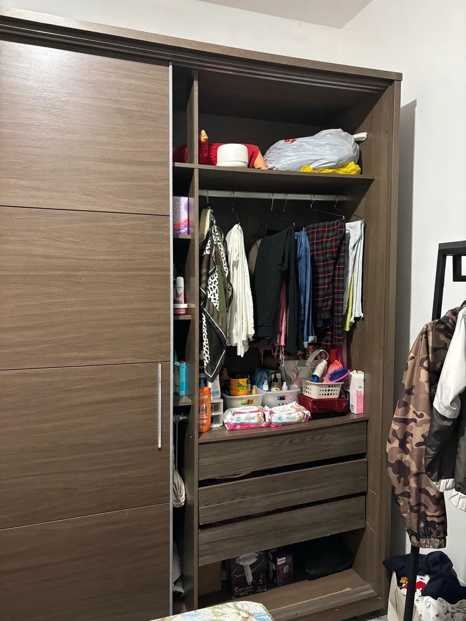 Guarda-roupa usado