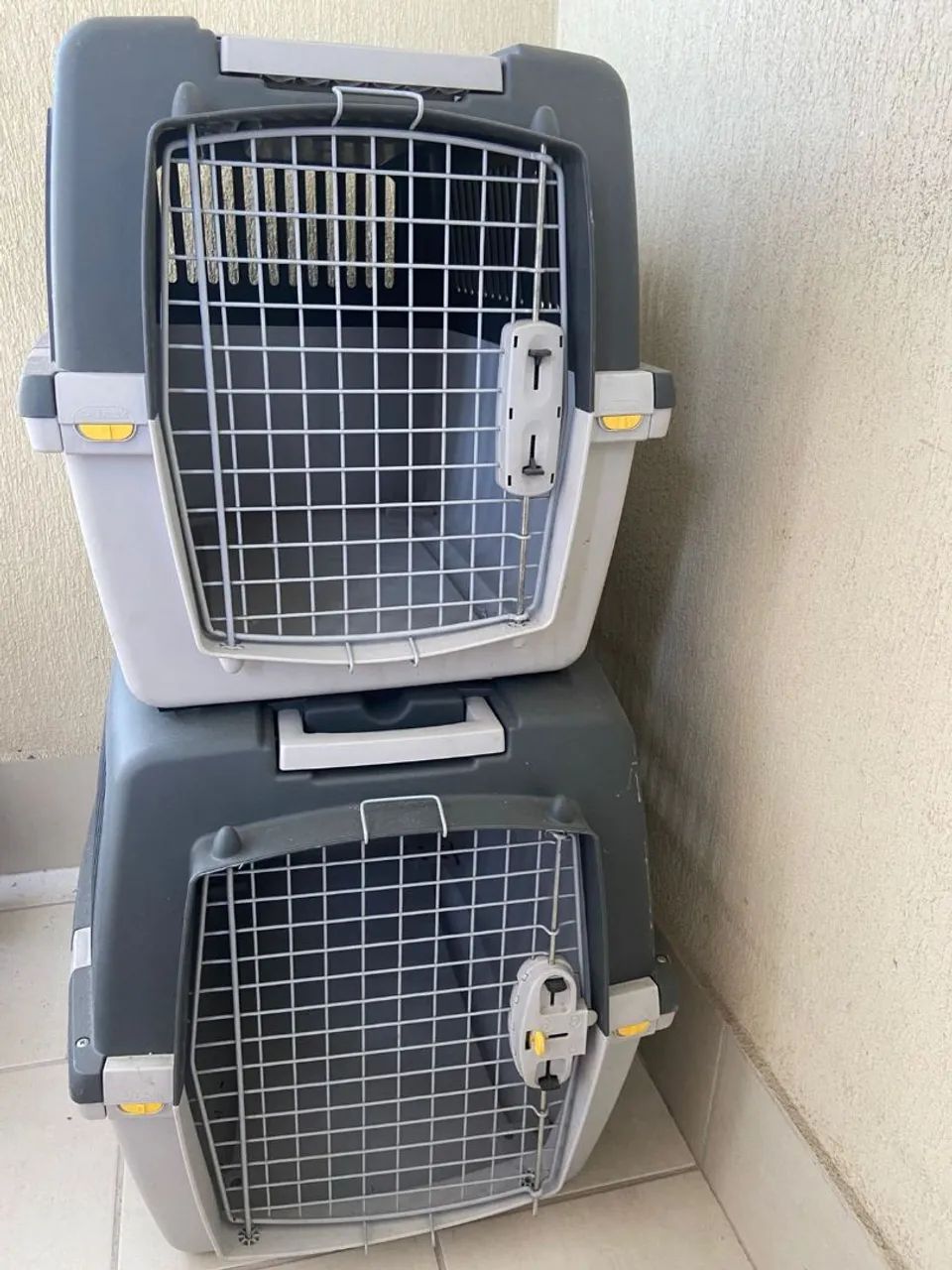 Caixa Transporte Para Pet Cães porte médio  Gulliver Nº4 Cinza - Foto 2