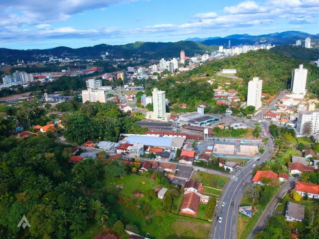 Terreno com 9.805m² à venda por R$ 2.000.000,00 - Bairro Salto - Blumenau/SC. - Foto 4