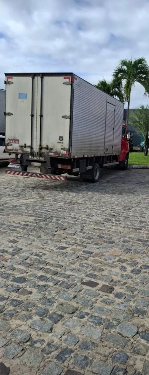 Mercedinha 710 2010 2010 zap *  - Foto 2