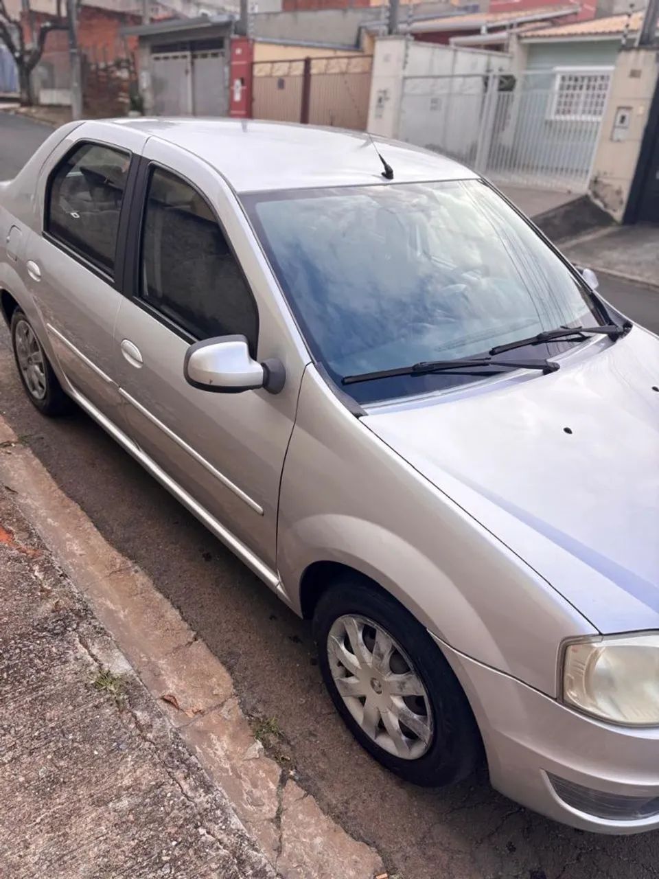 Renault Logan Expression Hi-flex 1.6 8V 4P 2011 - Foto 5