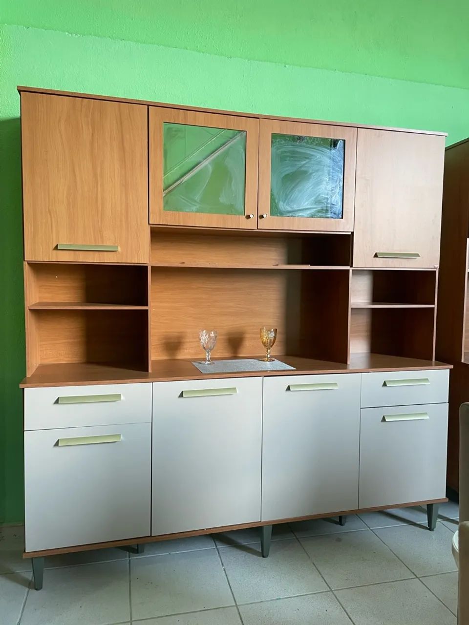 Armário de cozinha compacto 