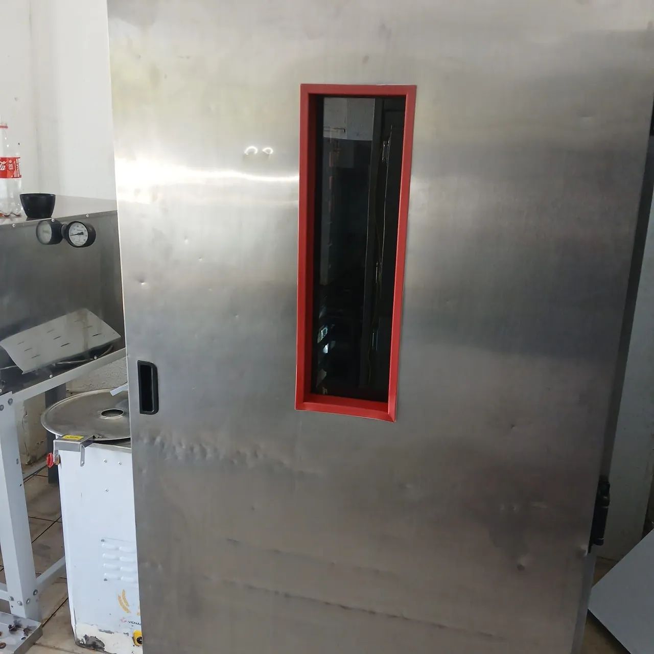 Camara climática 40 esteiras marca G paniz total inox  - Foto 4