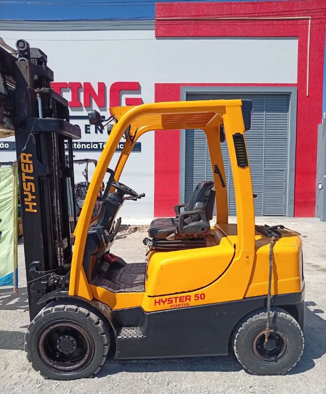 Empilhadeira HYSTER 50 (semi nova )