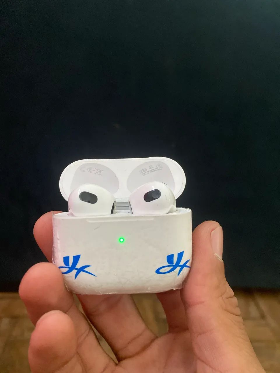 iPods 