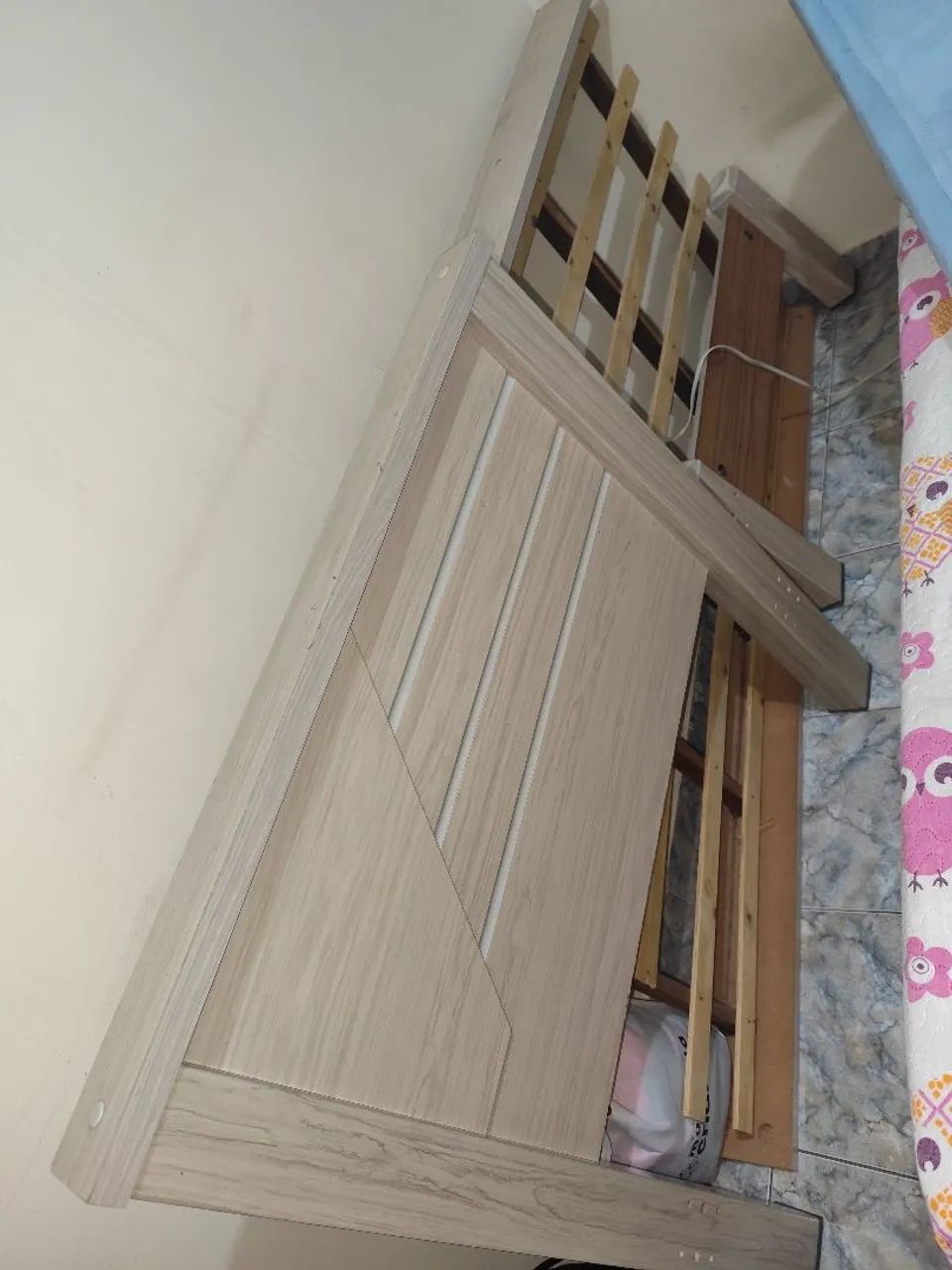 Vende - de cama de solteiro com colchao 