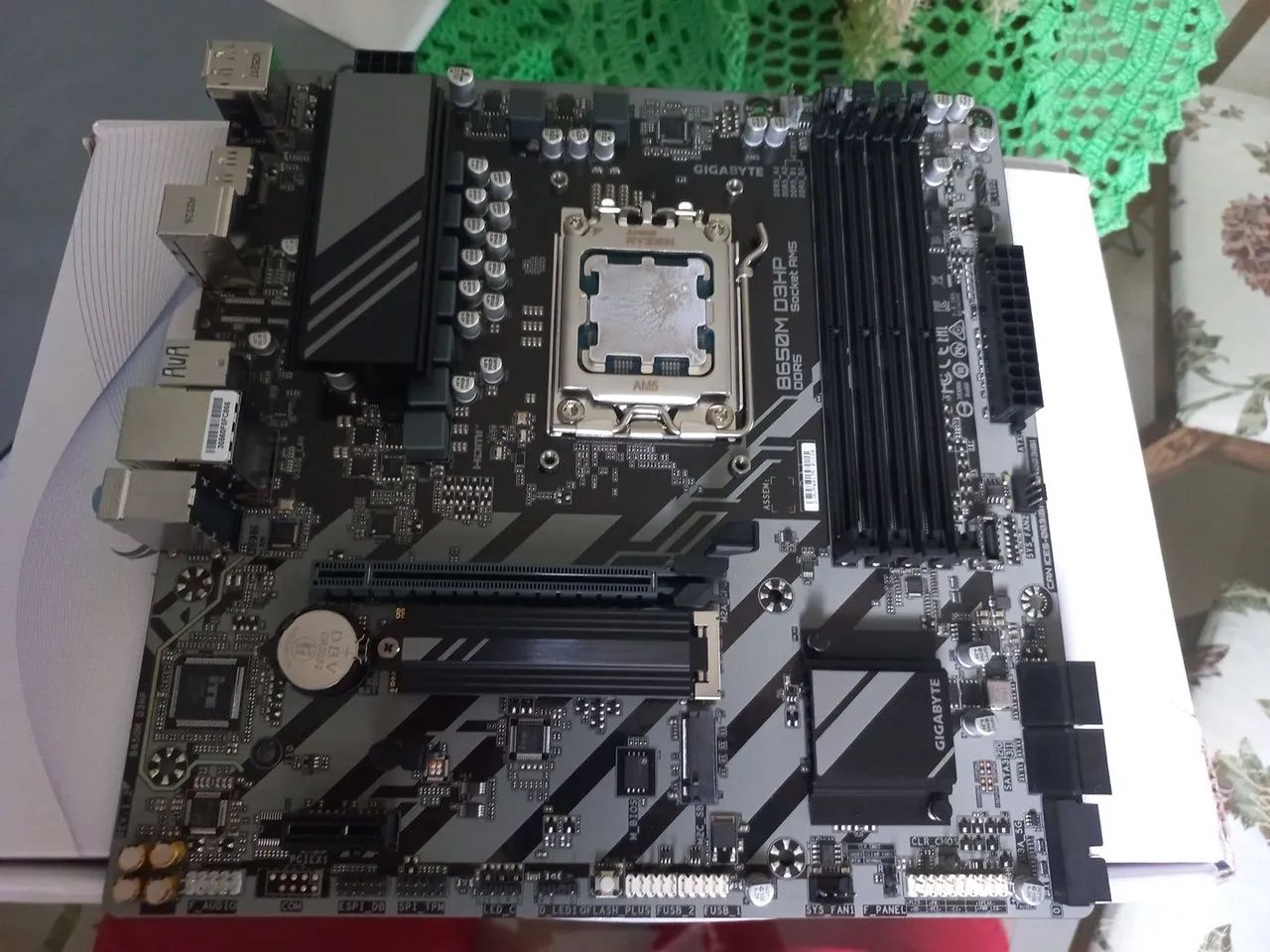 Placa-Mãe Gigabyte B650M - Foto 5