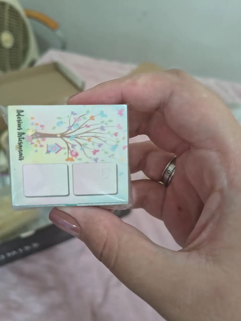 Caixa contendo vários itens para alongamento de unhas  - Foto 3