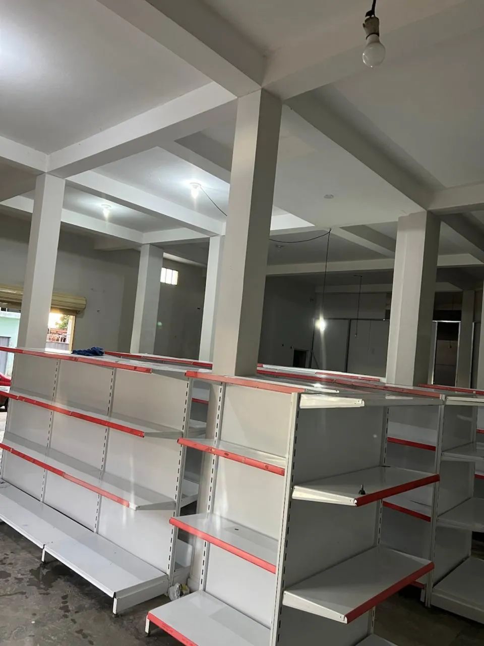 Gôndolas de ferro para comércio 