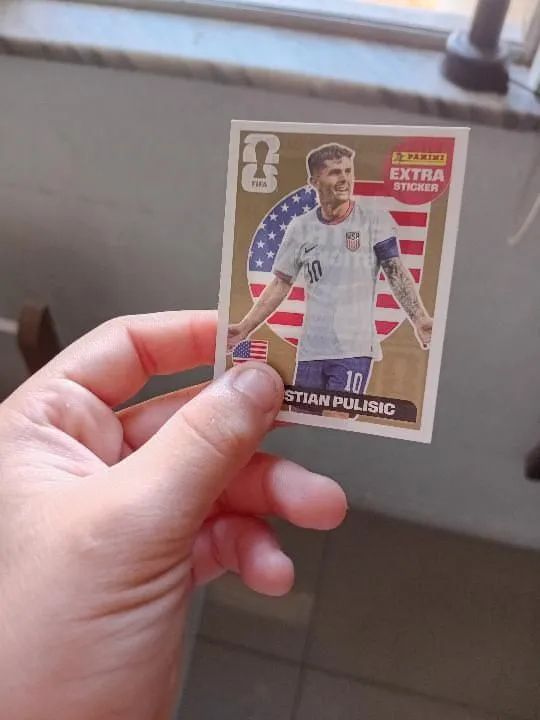 Vendo legend Gold do jogador pulisit do estados Unidos por R$310com dez figurinhas 