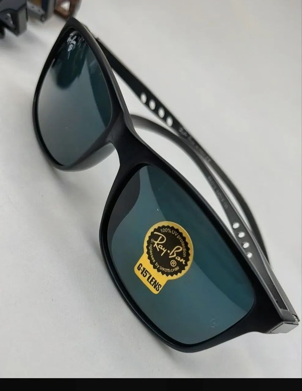 Vendo óculos escuro Ray ban e multimarcas
