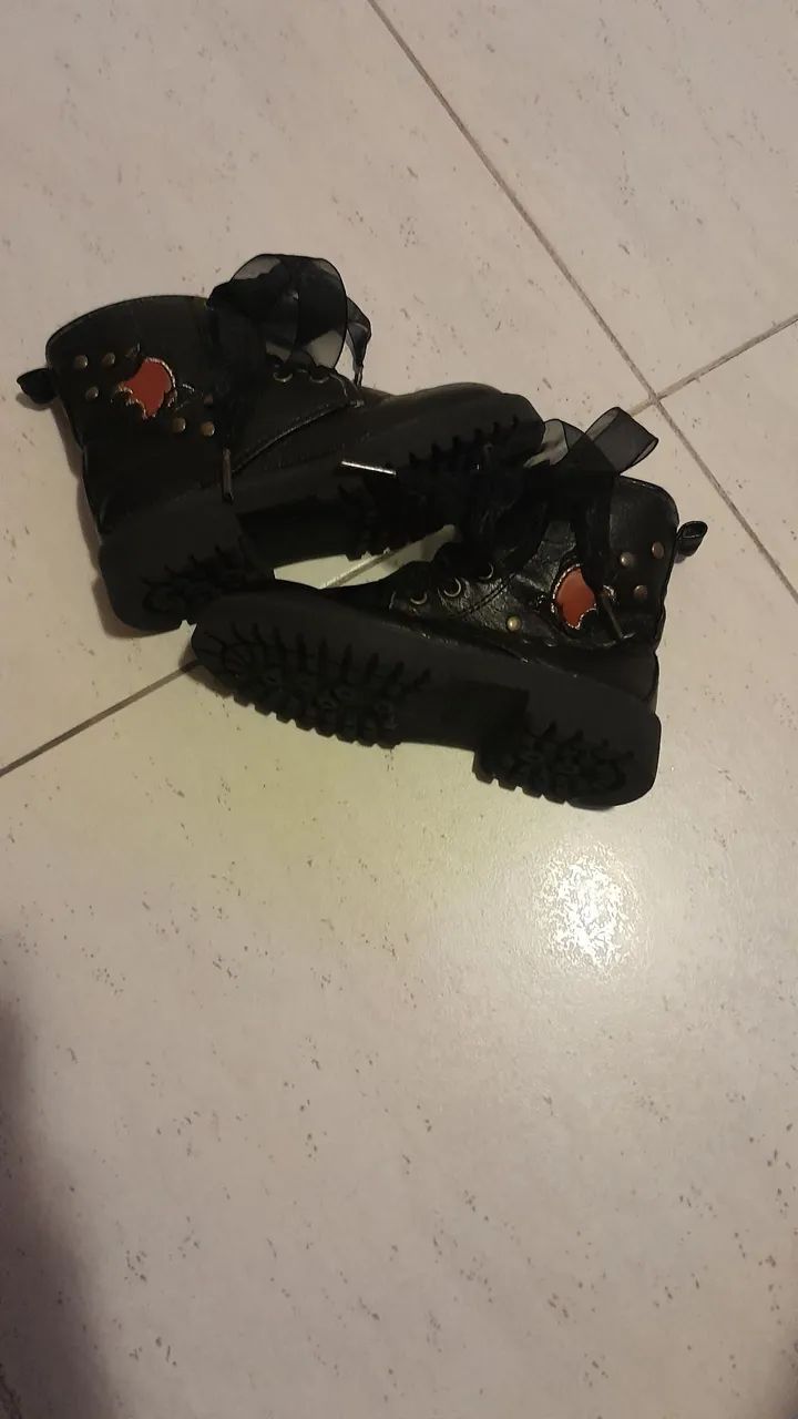 Bota estilo coturno importada  - Foto 3