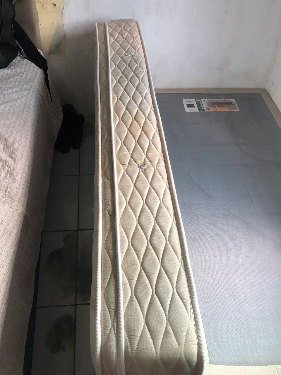 Vendo uma cama box solteiro da onix - Foto 4