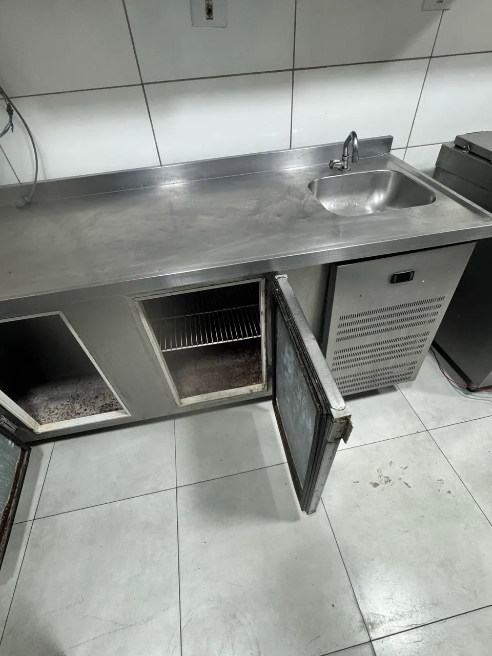 Bancada refrigerada com pia  - Foto 2