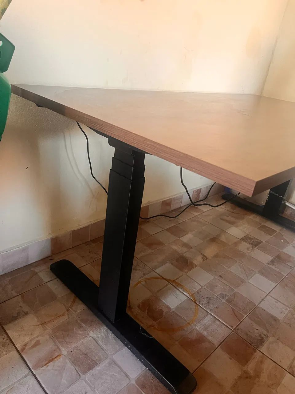 Mesa de escritório ergonômica  com regulagem , tomada - Foto 2