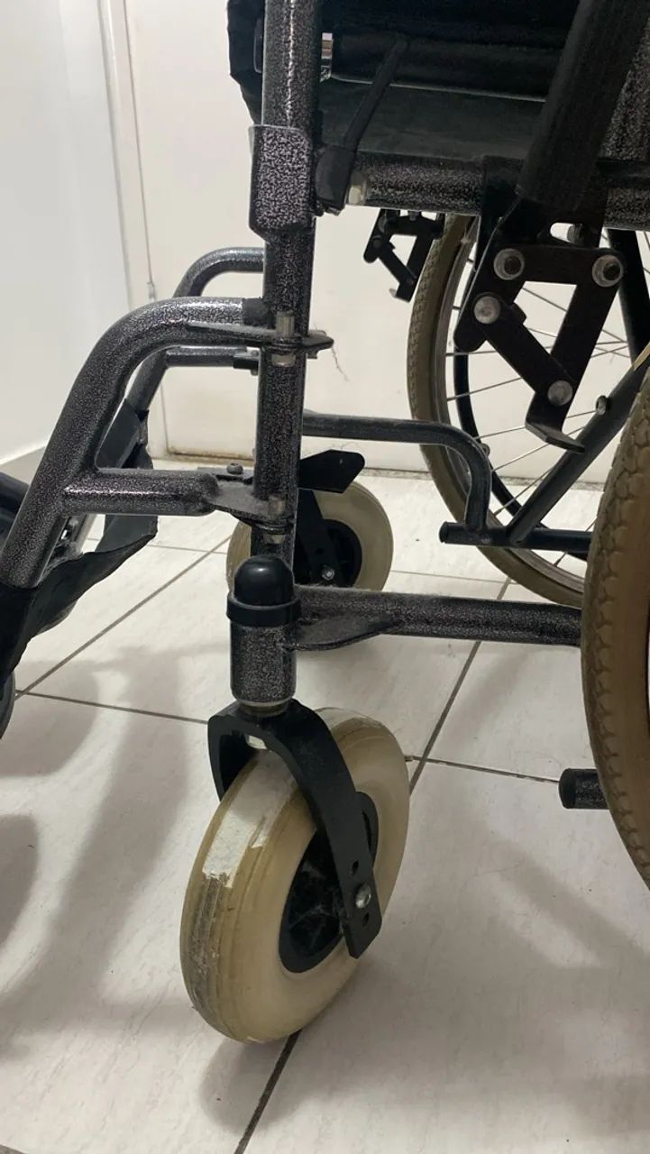 Cadeira de rodas - Foto 4