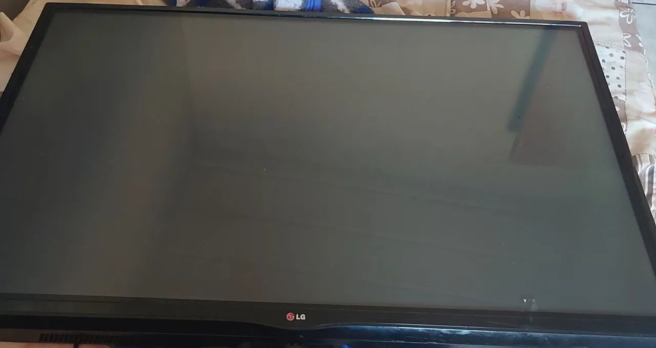 Televisão 55 polegadas 700 reais nao é smart mas vai o aparelho pra sai rápido 