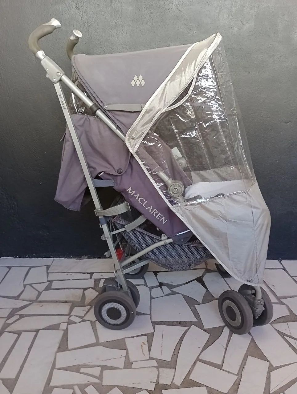 Carrinho de Bebê Maclaren Techno XT Cinza - Leve, Robusto e Completo (Com Capa de Chuva)