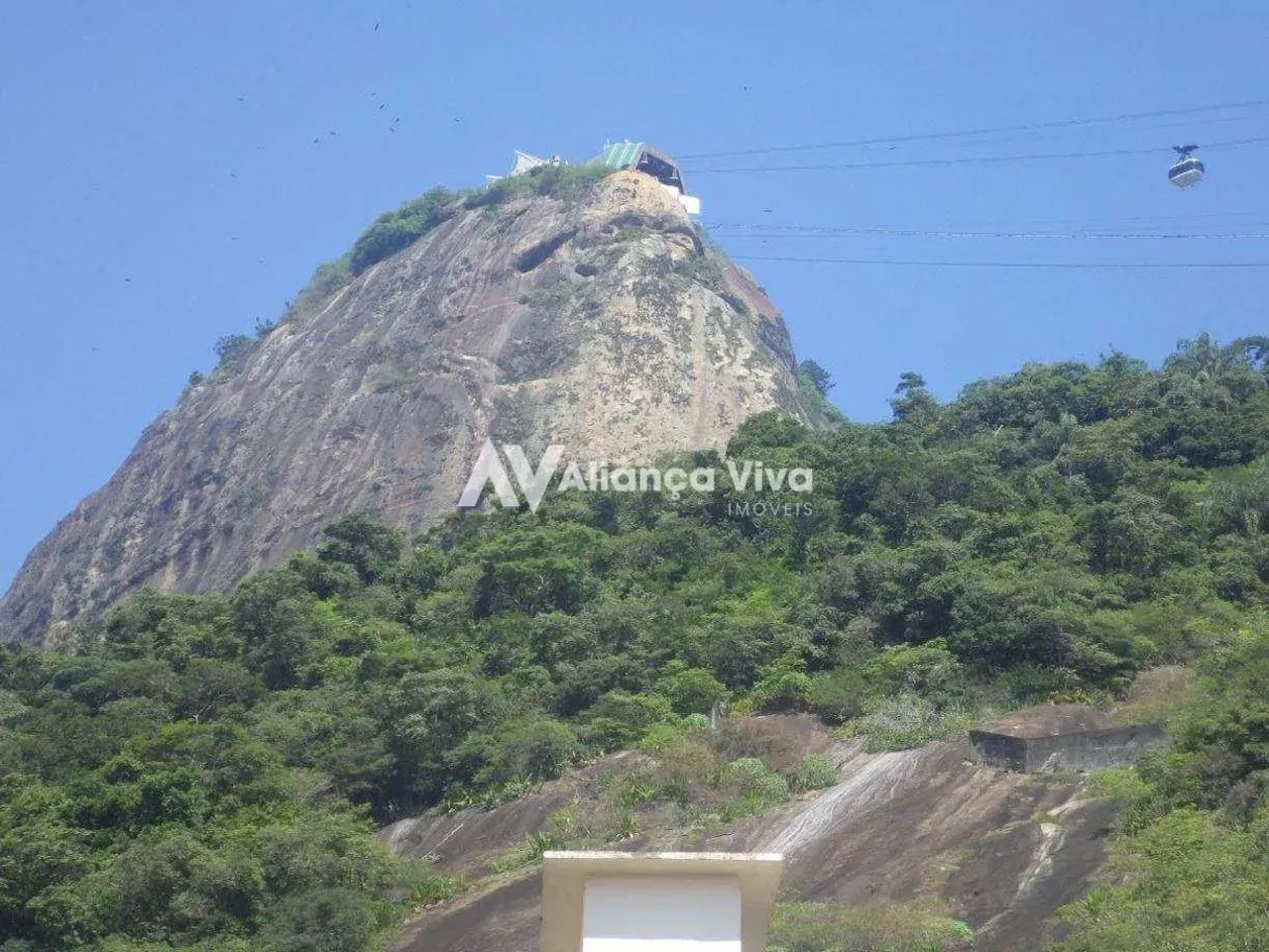 Urca | Casa 8 quartos, sendo 2 suites