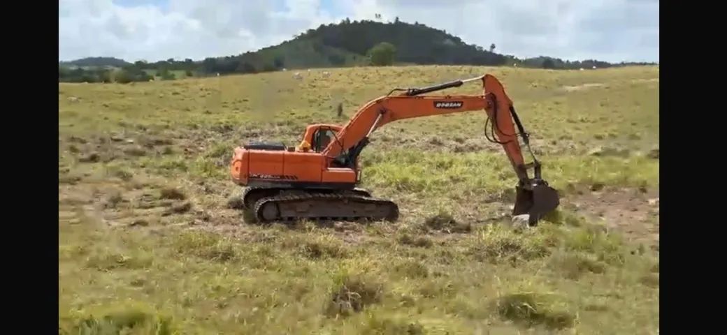 ESCAVADEIRA HIDRÁULICA DOOSAN 225