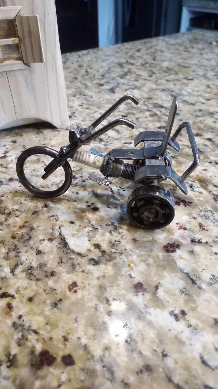 Motos miniaturas - arte em aço - Foto 3