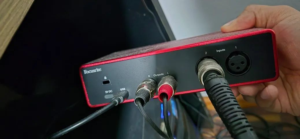 Focusrite Scarlett 2i2 - Foto 2