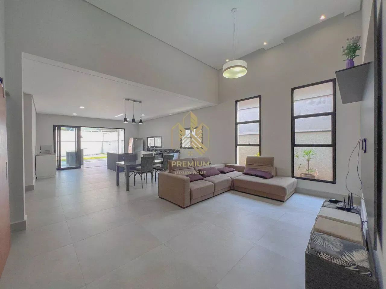 Casa Térrea para aluguel com 277 metros quadrados com 4 quartos - Foto 4