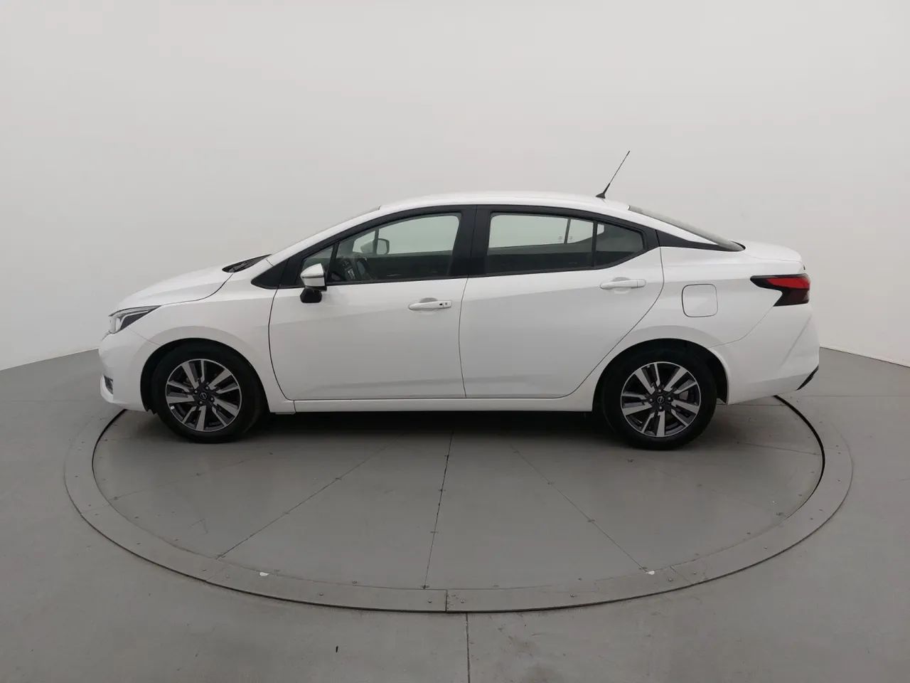 Nissan Versa Advance 1.6 16V Flex AUT 2024 - Foto 2