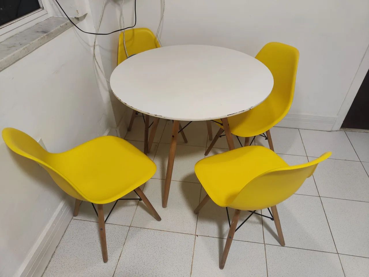 Mesa e cadeiras 