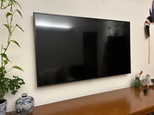 Smart TV de 49 polegadas com resolução 4K UHD