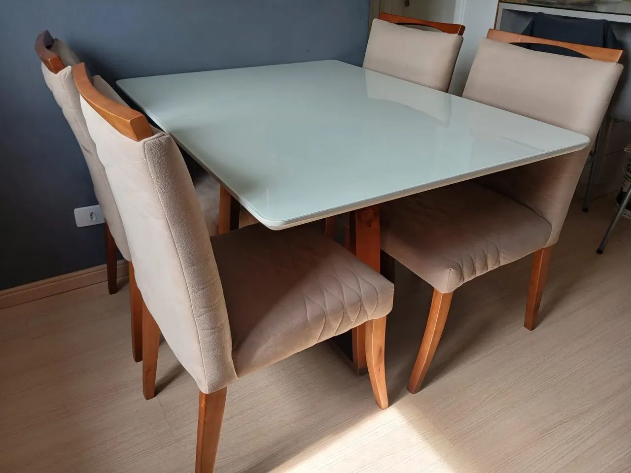 MESA 4 CADEIRAS