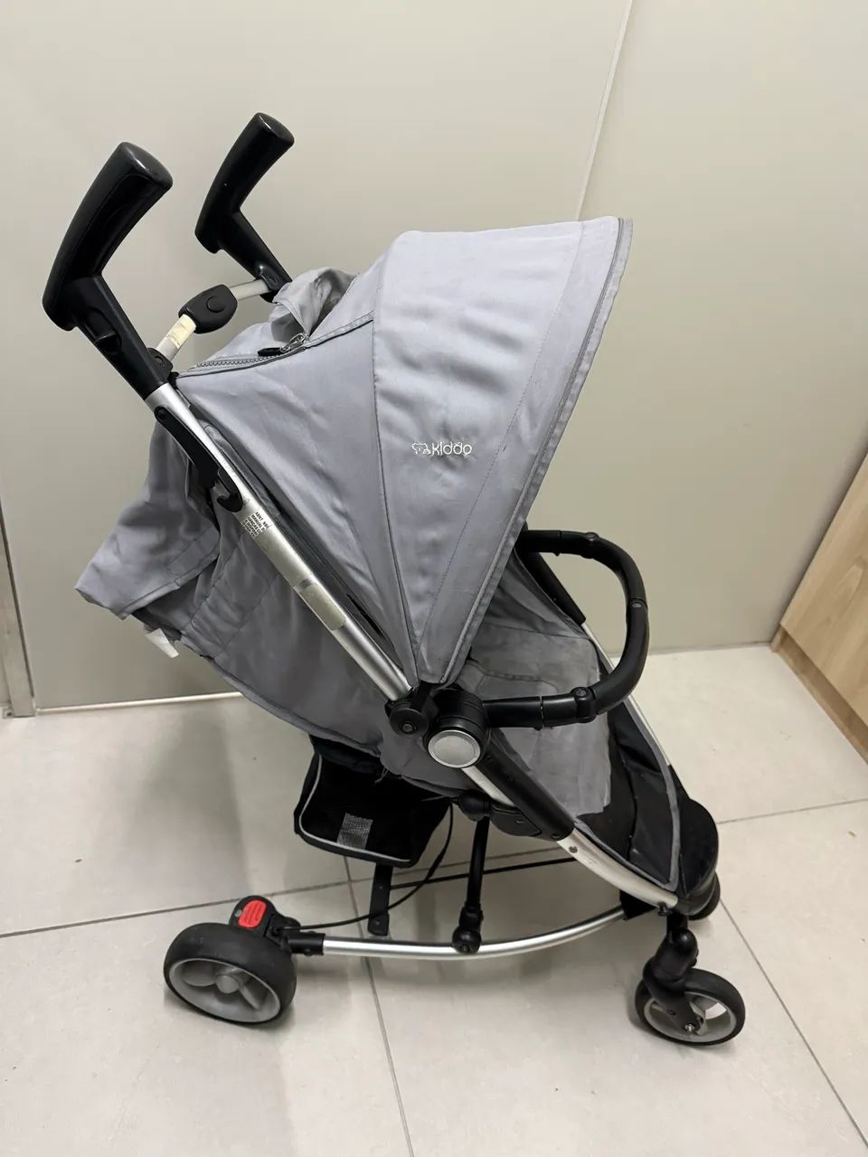 Carrinho de bebê Kidoo 