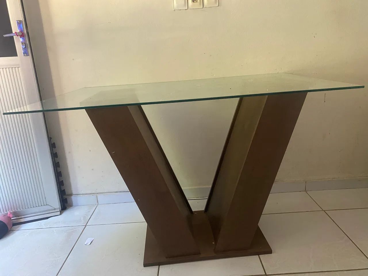 Vendo essa mesa com tampo de vidro , está bem conservada .  - Foto 2
