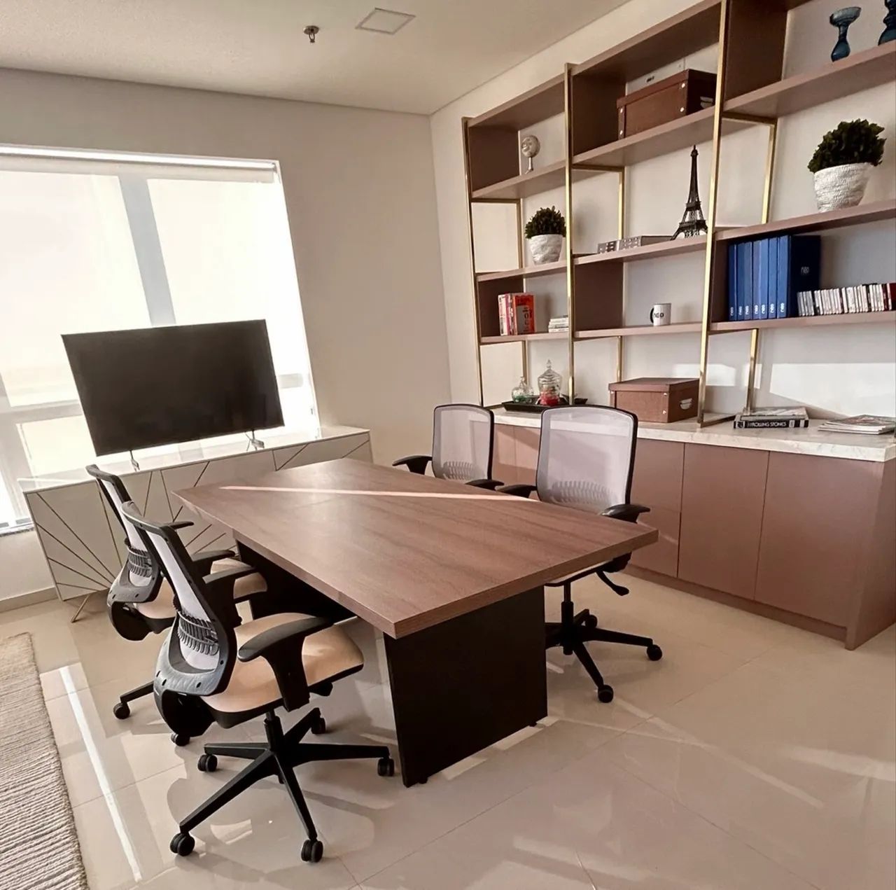 Mesa de reunião + Cadeiras Flexform praticamente novas