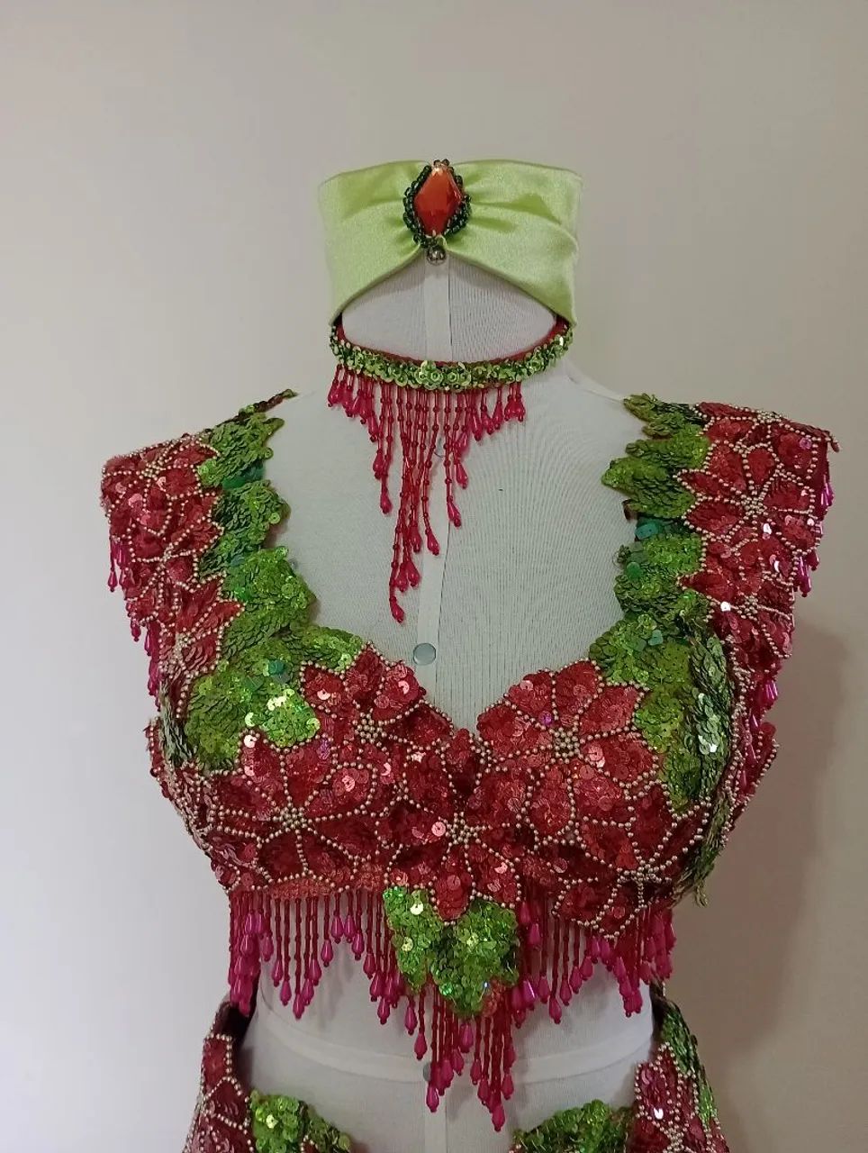 Traje de dança do ventre verde e vermelho  - Foto 3