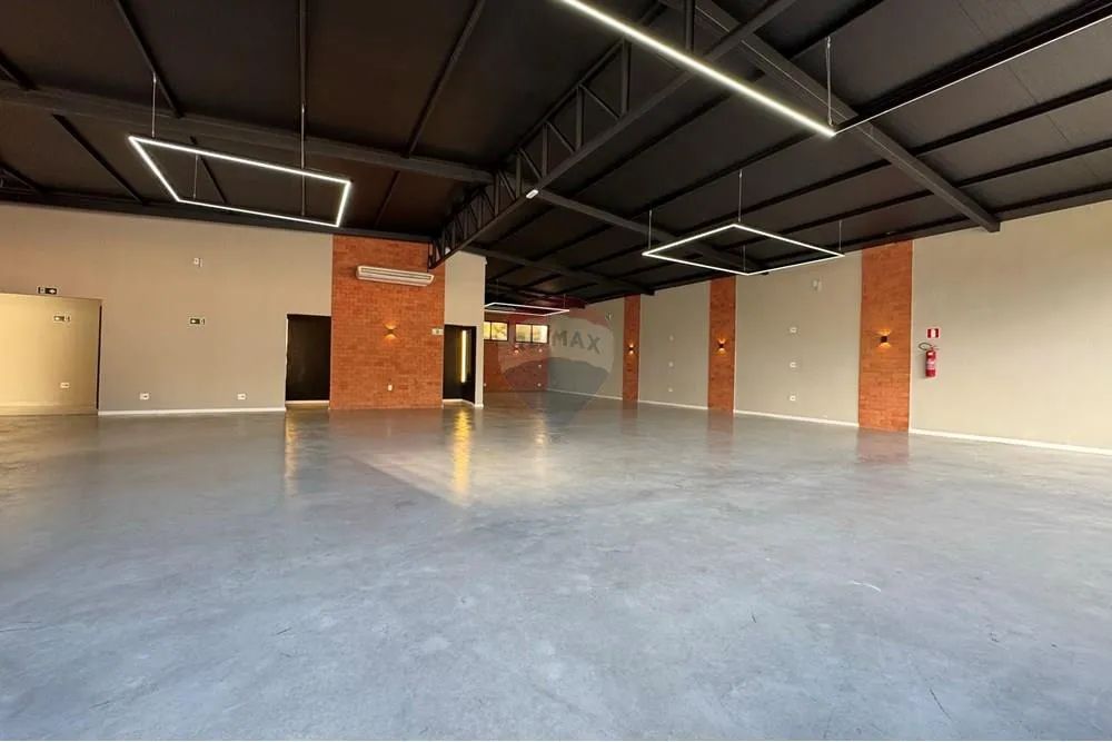 Galpão Moderno e Bem Localizado, Próximo à BR-040 e ao Centro de Juiz de Fora