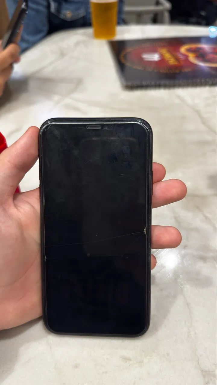 iphone XR 76% com marcas de uso bom estado - Foto 2