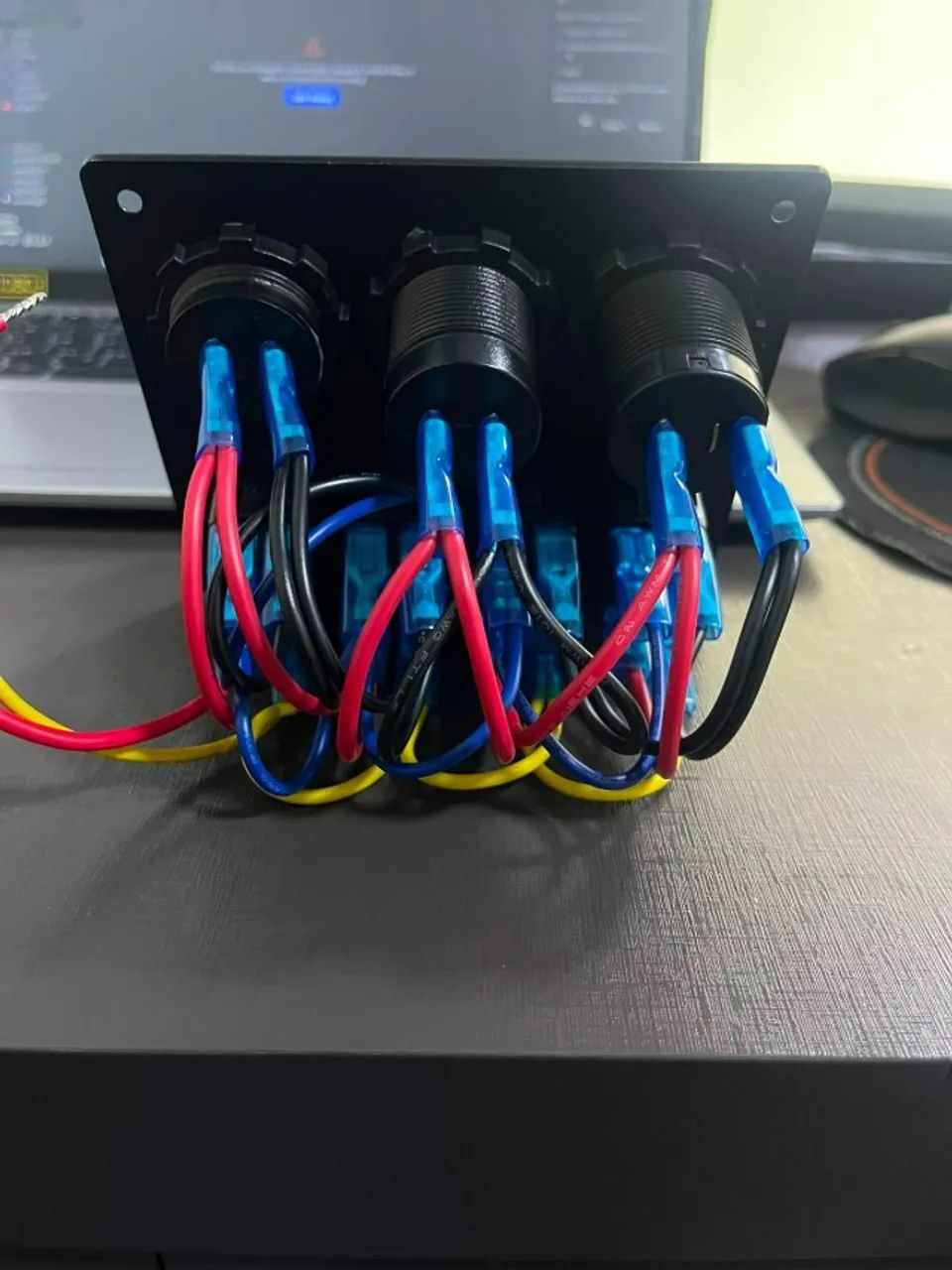 Painel de Comando com 4 Botões, Entrada USB e Alimentação 12V - Foto 3