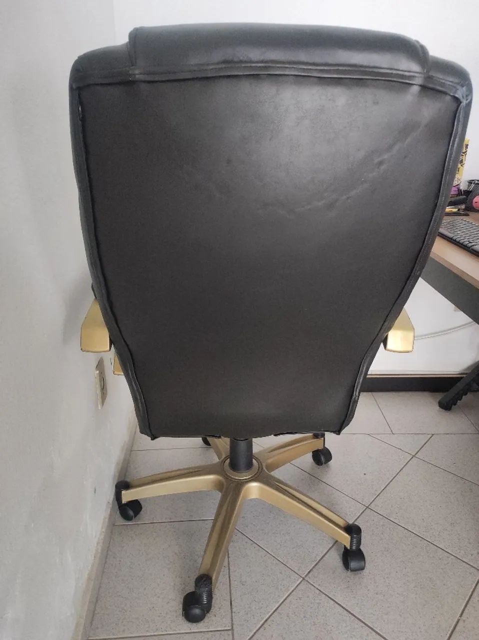 Cadeira escritório (presidente) - Foto 4