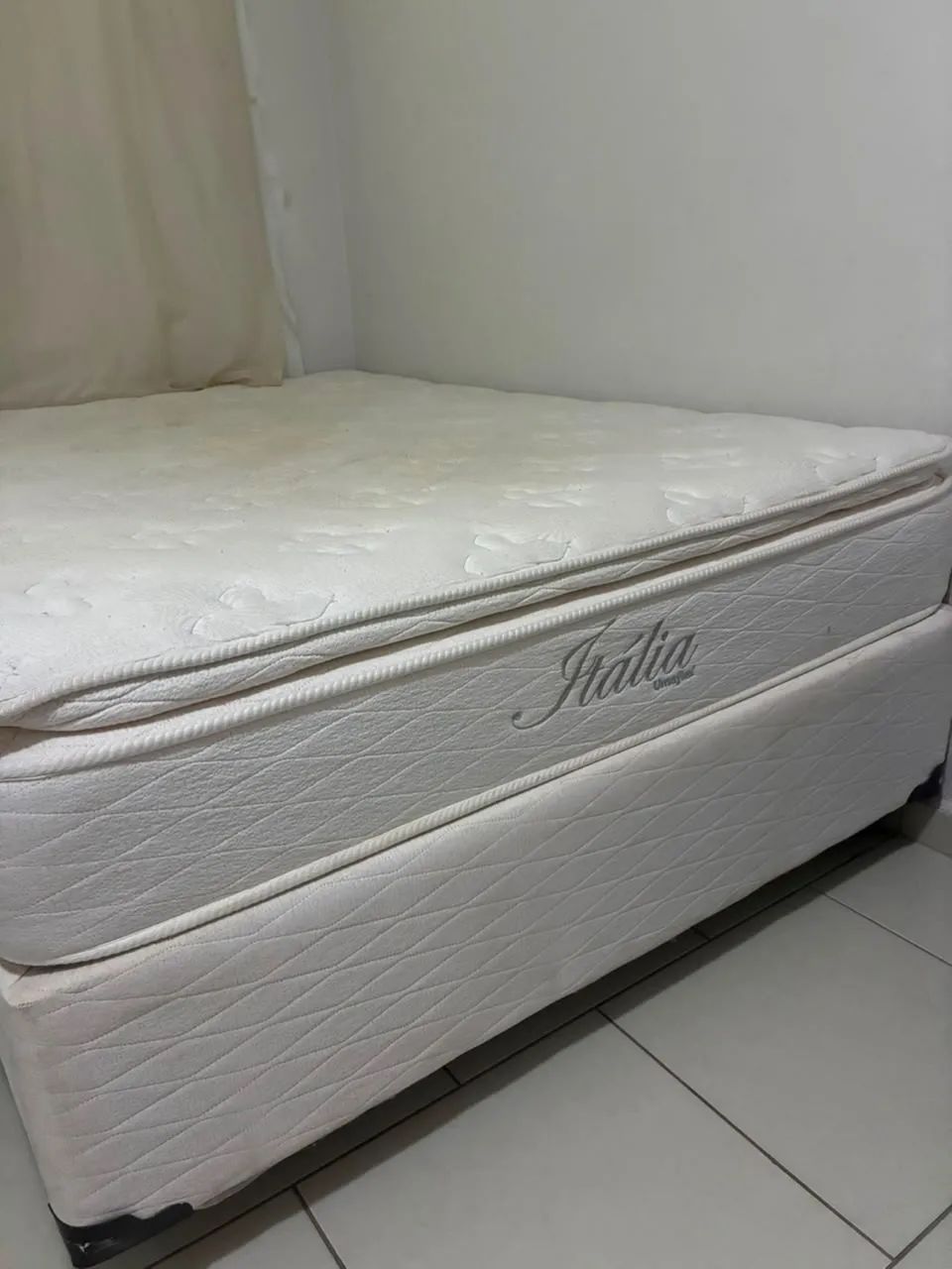 Vendo cama box casal 