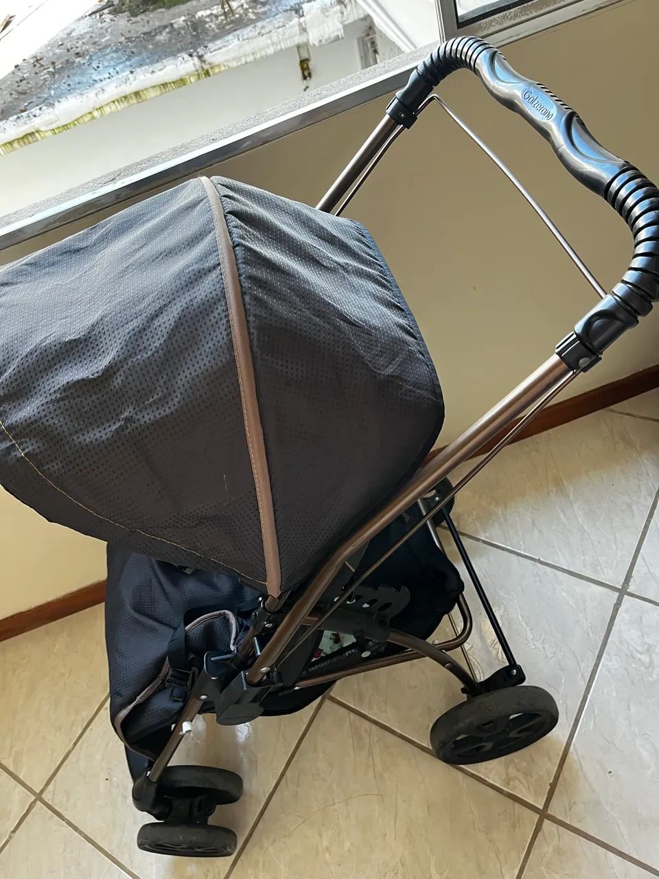 Carrinho de bebê galzerano preto reversível  - Foto 3