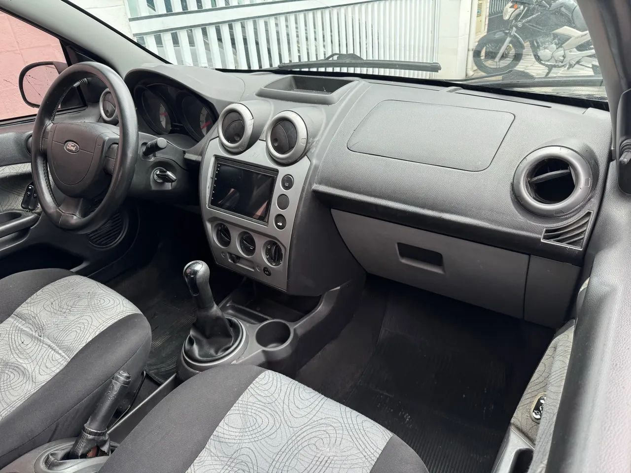 Ford Fiesta Sed. 1.6 8V Flex 4p, foto 12 de 14