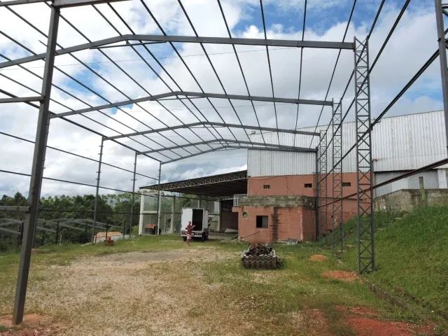 terreno 4.900m²  com barracão em Colombo    