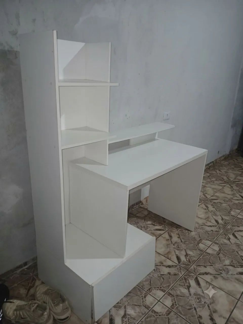 Mesa para Computador/PC com Prateleiras - Branca - Foto 3