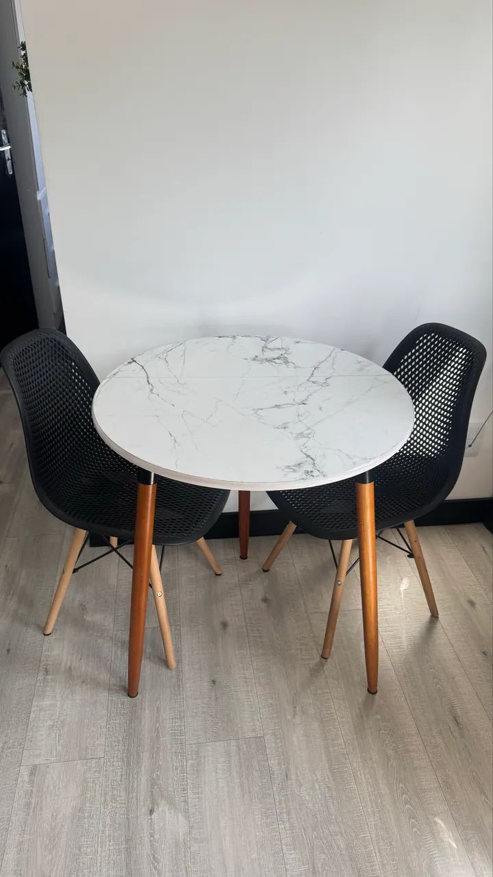 Conjunto mesa com cadeiras  - Foto 2