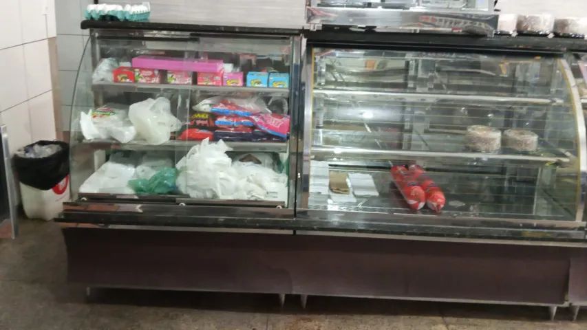 CONJUNTO DE VITRINES PARA PADARIA - Foto 2