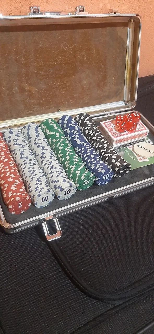 Maleta com fichas de poker 